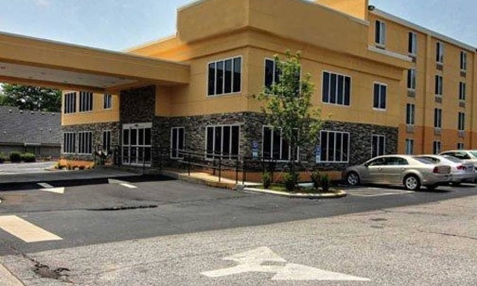 Greenville Hotel | Quality Inn & Suites Greenville near downtown