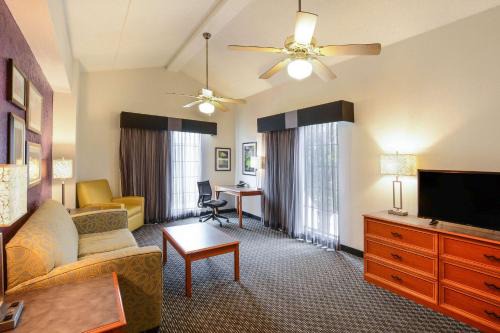 North Charleston Hotel | Quality Inn & Suites North Charleston - Ashley Phosphate