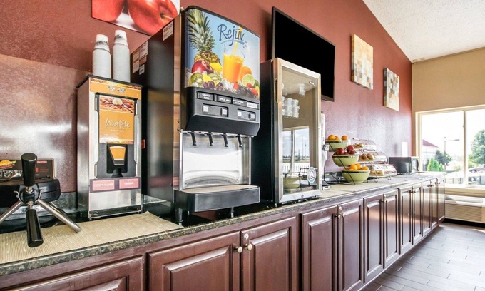 Elizabethtown Hotel | Quality Inn & Suites