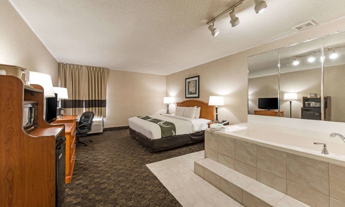 Portage Hotel | Quality Inn & Suites