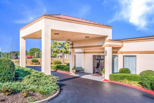 Suwanee Hotel | Quality Inn Suwanee I-85