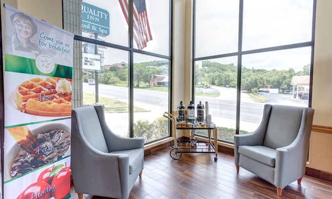 Branson Theater District Hotel | Quality Inn West