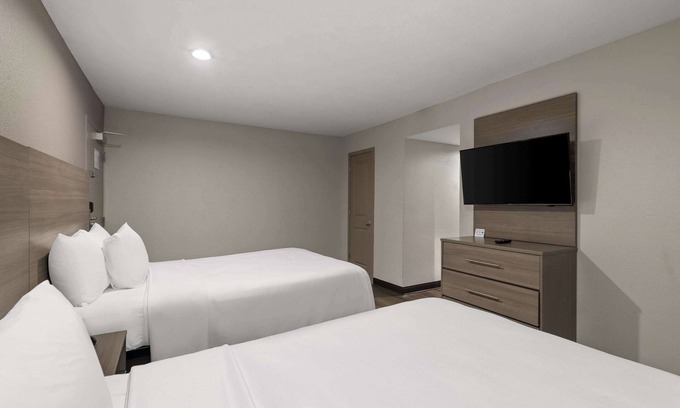 Wildwood Hotel | Quality Suites Wildwood - The Villages