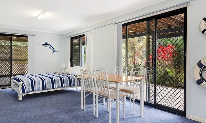 Brisbane Waterfront House | Quandamooka Beach House @ Bulwer