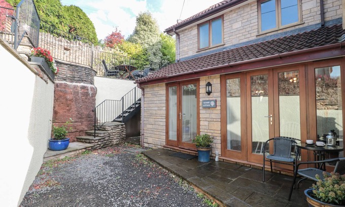 Cheddar Cottage | QUARRY COTTAGE, family friendly, with a garden in Draycott