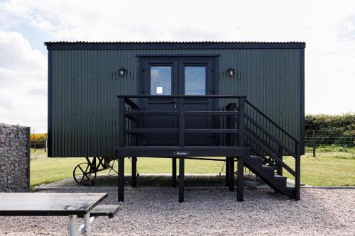 Bangor Other | Quarterlands Glamping, Shepherds hut Bramble