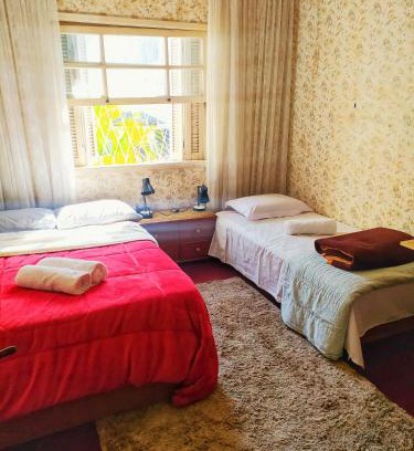 Campo Belo House | Quarto com café manhã básico lado Metrô e Aeroporto