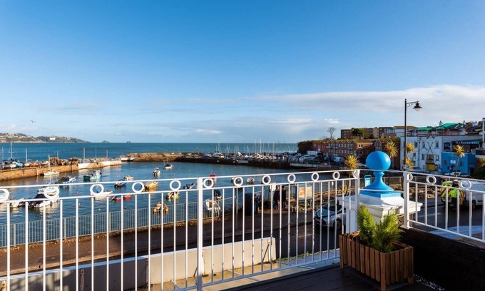 Roundham Apartment | Quayside View - Luxury on Paignton Harbour