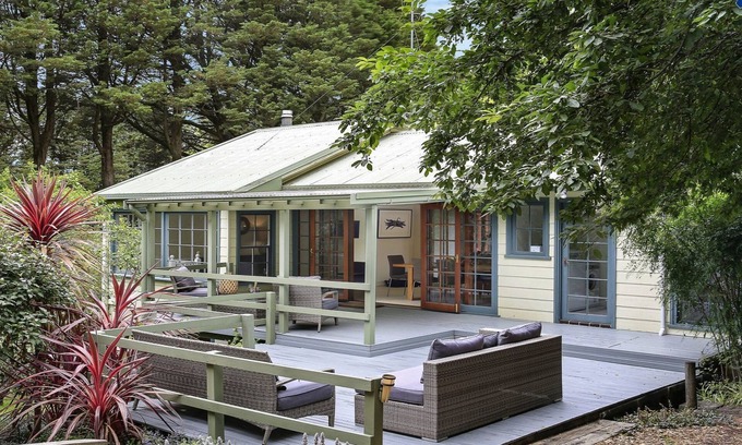 Bowral House | Que Sera – pet friendly