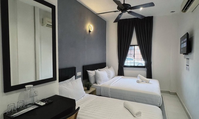 Historic George Town House | Quee Hotel