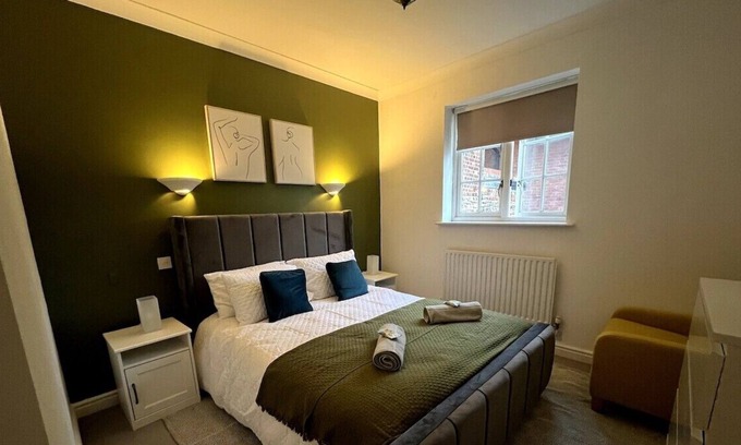 Abingdon House | Queen Anne Court By Prescott Apartments