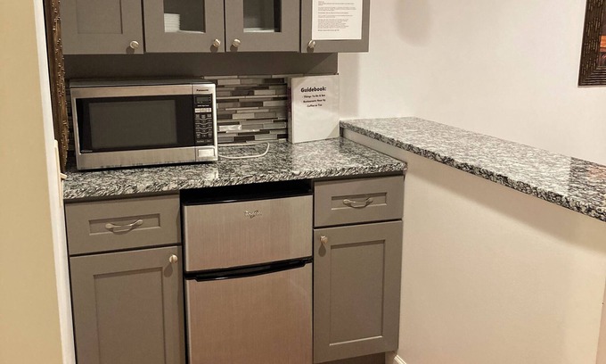 Fruit Heights House | Queen bed suite near Lagoon & Hill AFB; free wifi