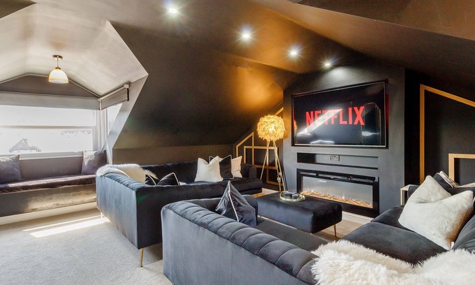 Eastgate Apartment | QUEEN ELIZABETH SUITE, family friendly in Stanhope
