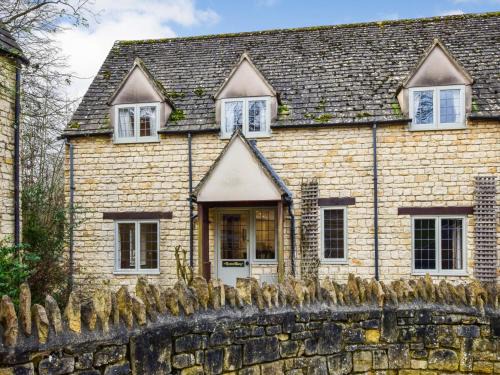 Winchcombe House | Queen Mary