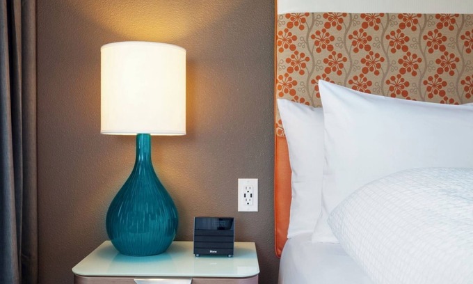 University District Hotel | Queen Pineapple Getaway, Sweet Treats, Near University Village, UW Close