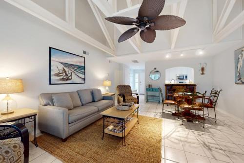 Palmetto Dunes Apartment | Queens Grant 662