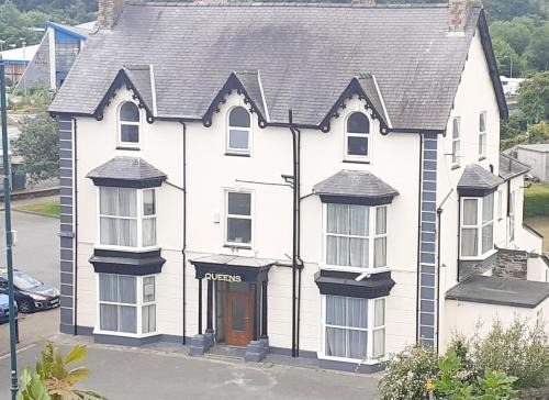 Porthmadog House | Queens Rooms