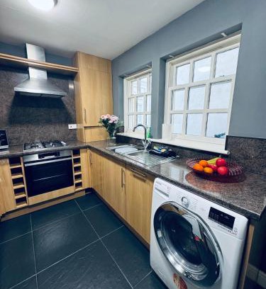 Whitehaven Apartment | Queens Townhouse - 4 Bed