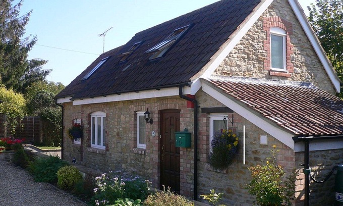 Sherborne Cottage | Quiet Village Setting close to the town of Sherborne