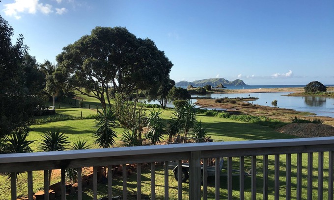 Kaeo House | Quick Walk to Beach and Ocean Views - multi family