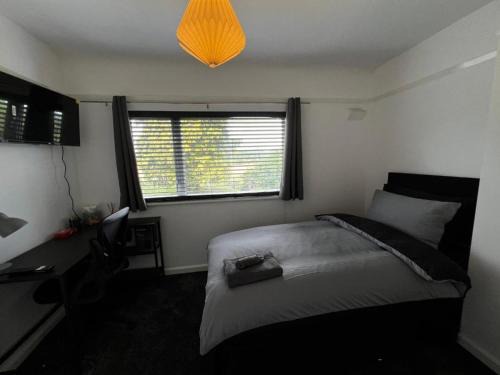 Newark upon Trent Apartment | Quiet 2-Bed with Private Garden and Drive
