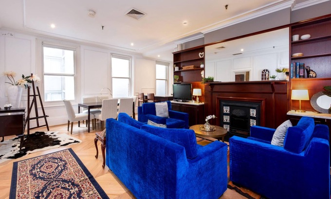 Chinatown Apartment | Quiet 2 Bedroom Apartment in Heritage Building in the CBD