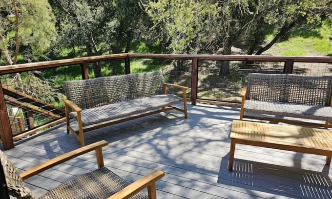 Atascadero House | Quiet 3-bedroom house in Atascadero 'Wine Country' with WiFi, AC, Jacuzzi