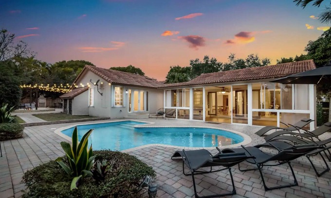Cutler Bay Villa | Quiet 4BR Villa w/Hot Tub, Games & Fenced Yard