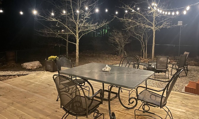 Hamilton House | Quiet 5 bedroom home with hot tub and EV Charger.