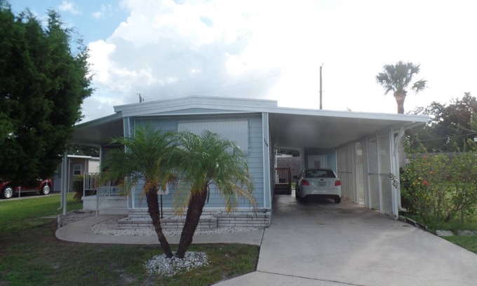 Sarasota House | Quiet 55+ Community Mobile Home for Rent