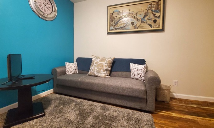 Northwest Philadelphia Apartment | Quiet and modern and convenient