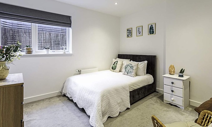 Camberwell Green House | Quiet and Spacious Four Bedroom House