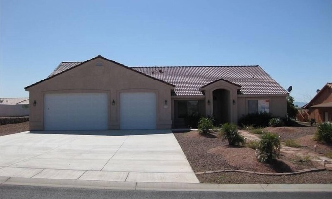 Sunridge Estates House | Quiet and Spacious 4-br home - Safe Neighborhood - SNOWBIRDS WELCOME