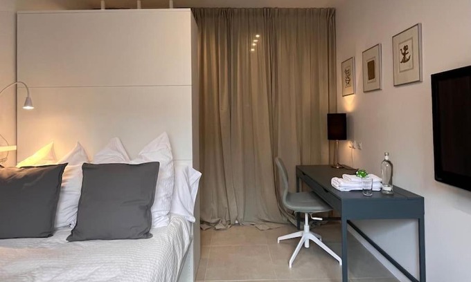 Friedrichstadt Apartment | Quiet and sunny studio in absolut city center
