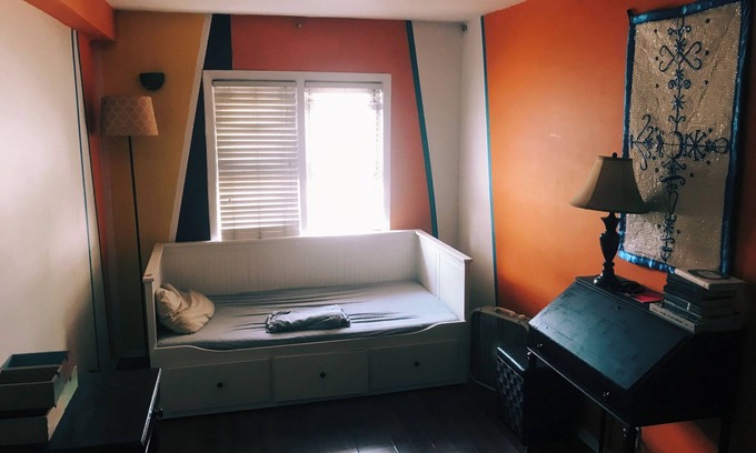 Canarsie Apartment | Quiet Brooklyn Refuge