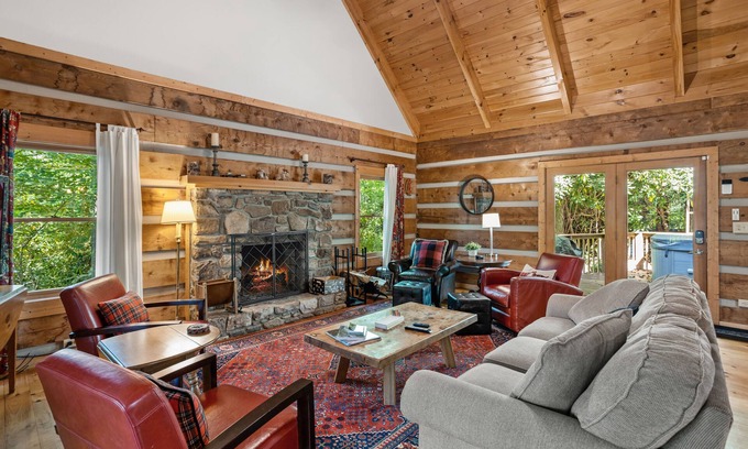 Blowing Rock Cabin | Quiet Cabin Retreat near Blue Ridge Mountains