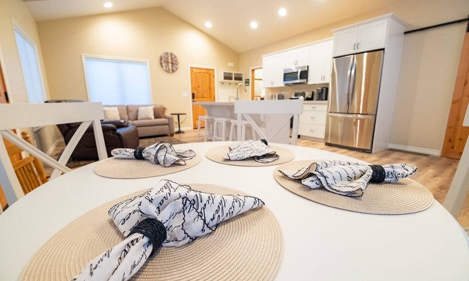 Kalispell Cabin | QUIET CABIN RETREAT, BEAUTIFUL VIEWS