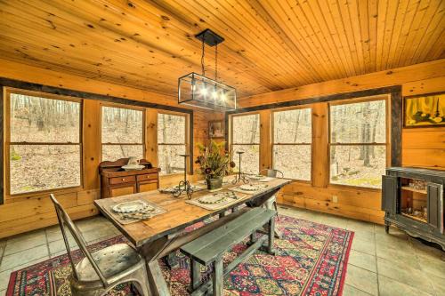 New Concord House | Quiet Cabin Retreat on 30 Acres Near Kentucky Lake