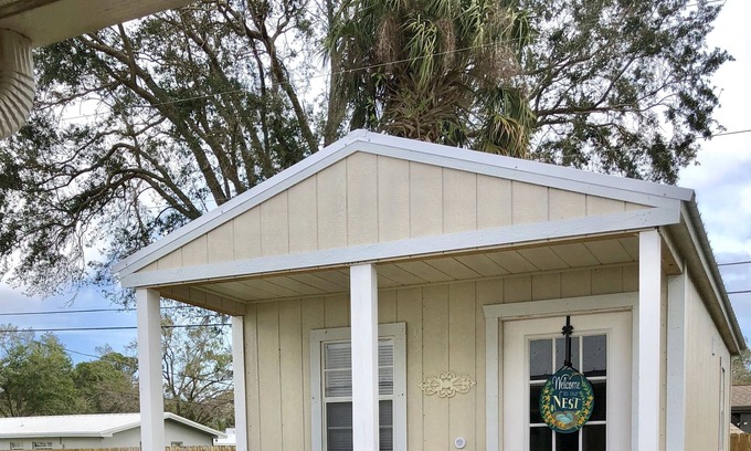 June Park Cottage | Quiet Centrally Located Tiny House