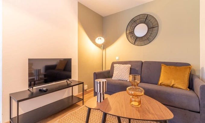 Marengo - Jolimont Apartment | Quiet cocoon of love
