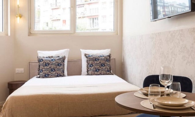 Le Pre-Saint-Gervais Apartment | Quiet, comfortable studio Paris 19