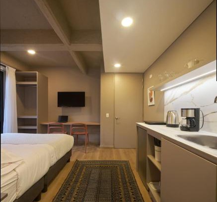Financial District Apartment | Quiet Comfort with City Access in Chapinero Stay