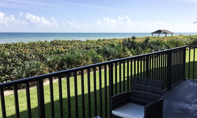 Hutchinson Island South Condo | Quiet Condo On the Atlantic Ocean