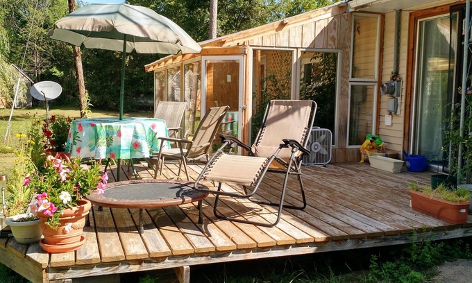 Wisconsin Dells House | Quiet Country Home Beautiful Yard Back To Nature