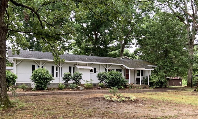 Waxhaw House | Quiet Country Home on 10 Acres