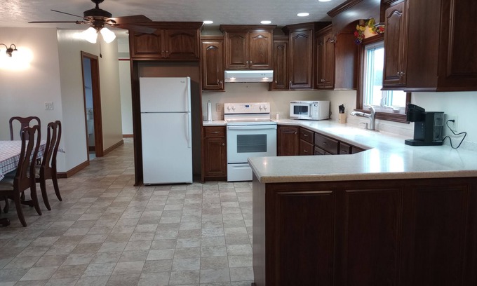 Waterloo House | Quiet Country Retreat - outdoor BBQ, 5 mi. From Del Lago Resort