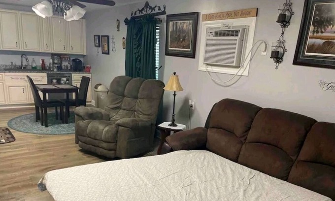 Moncks Corner Apartment | Quiet, cozy guest house!