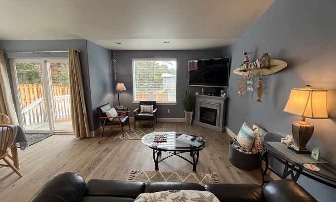 Cohassett Beach House | Quiet, cozy house in Westport near the beaches, downtown, fishing docks/marina.