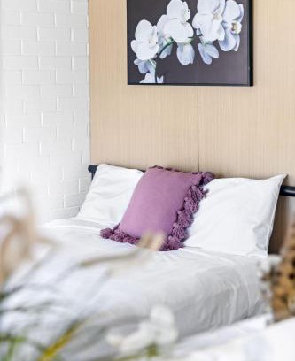 Liverpool House | Quiet Crescent Stay in Liverpool - Comfortable Double Room - Shared Bathroom