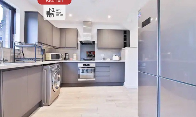 Staple Hill Apartment | Quiet Eco Home - Parking - Wi-Fi - 3BR, Sleeps 8